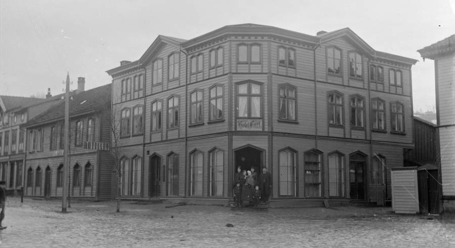 hotelljaederencarl.jpg